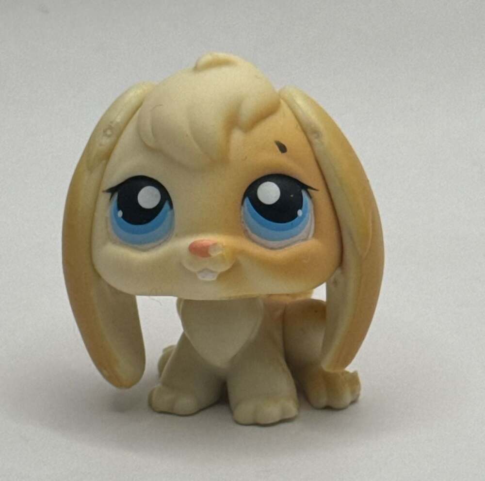 Littlest Pet Shop LPS No. 95 Tan Lop Ear Bunny Rabbit Figure Blue Eyes